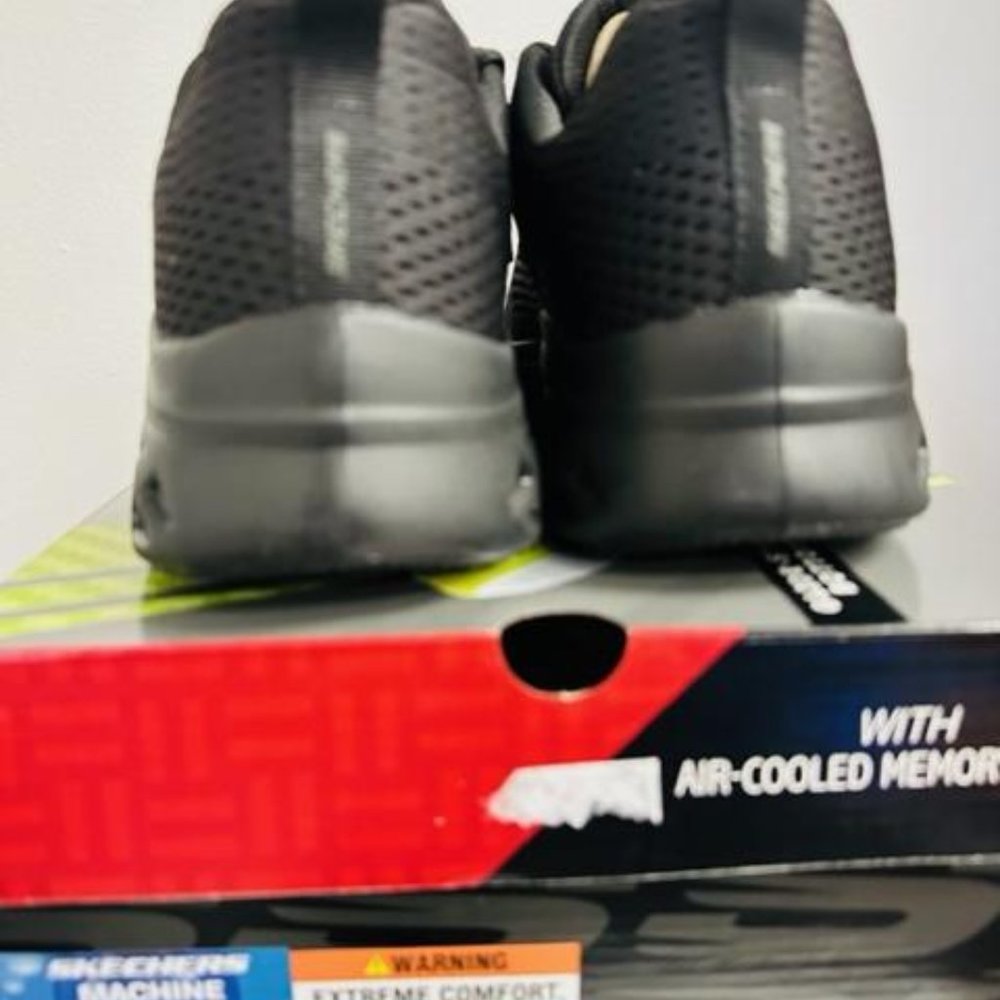 SKECHERS Men's Glide-Step Sport-Wave Heat Memory Foam Black 9.5 New In Box - Picture 3 of 6